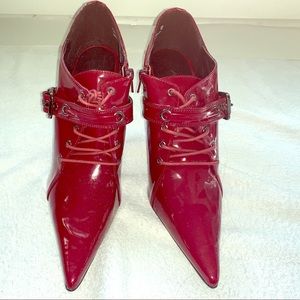 So Unique Anne Michelle low heel to pointy toe.